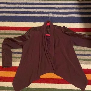 Cropped jacket with leather details